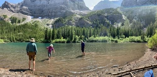 Cooling feet in the 1st Memorial Lake