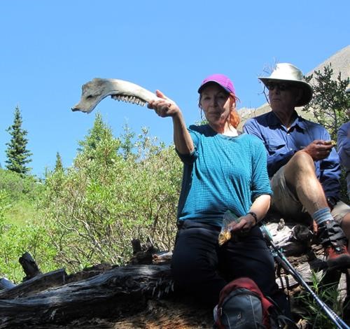 {1130 Jan Gugl} shows off a souvenir at first lunch