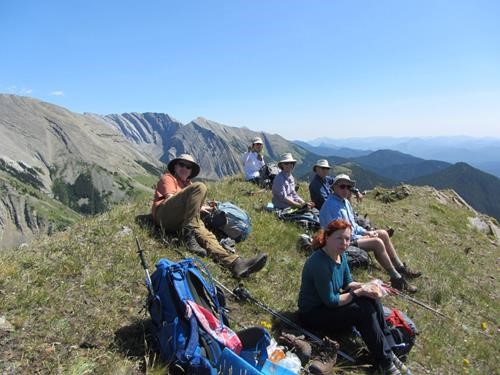 2nd lunch at the high point: Jim, Sim, Rosanne, Philip, John plus Janet in front