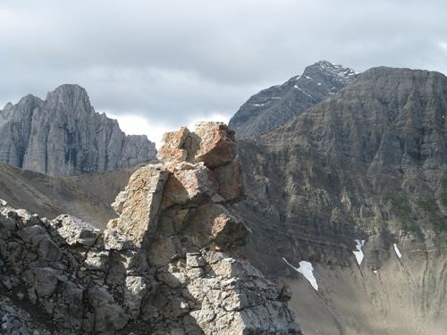 The Fist and Smuts peeking behind the ridge