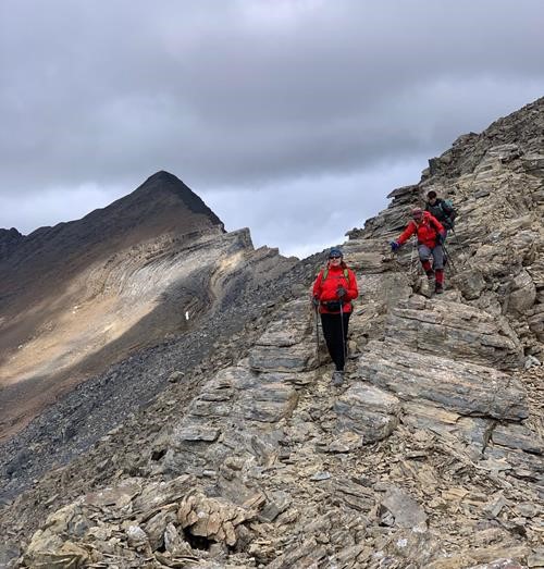 Descending Paget Peak on the way to the north ridge.
