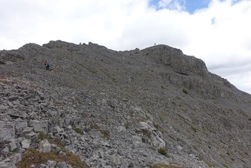 Looking up to the ridge and summit block