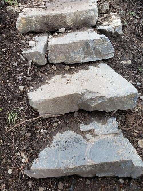 Solid Rundle rock steps