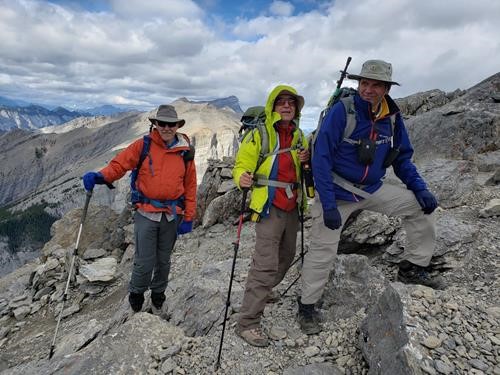 {177 ron hun}, {362 moh alv} and {770 cor kol} on Ha Ling Peak
