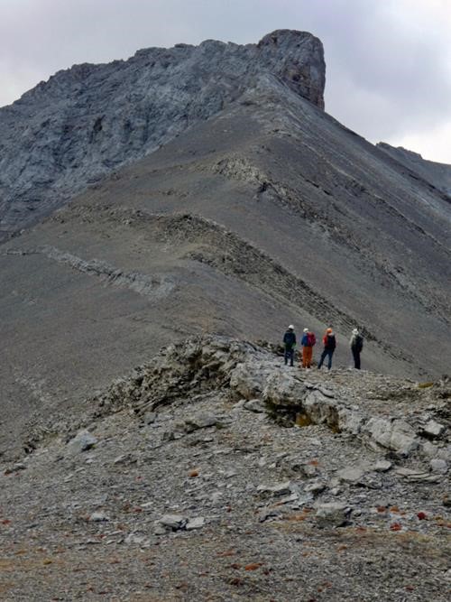 Looking at the crux area of Nugara Junction mountain scramble