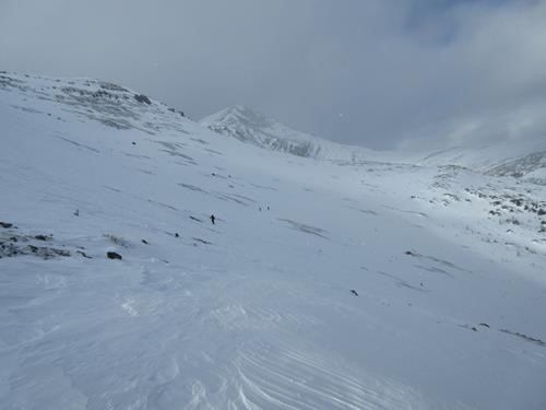 Traverse south from Fisera Ridge (three skiers in center)