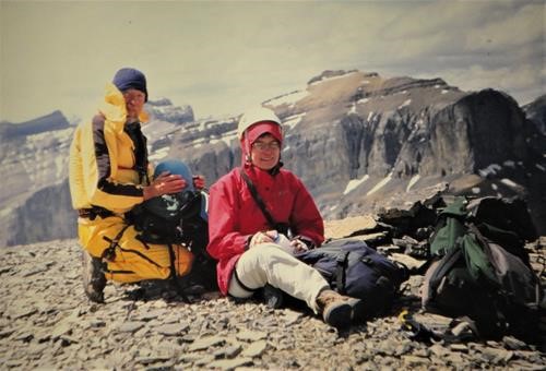 {256 a we} and {223 r po} relax on the summit of Devil's Head Mountain