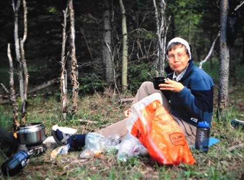A Rambler enjoys dinner in the Fitzsimmons Creek valley