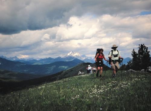 Ramblers backpack on a ridge of the Strawberry Hills 
