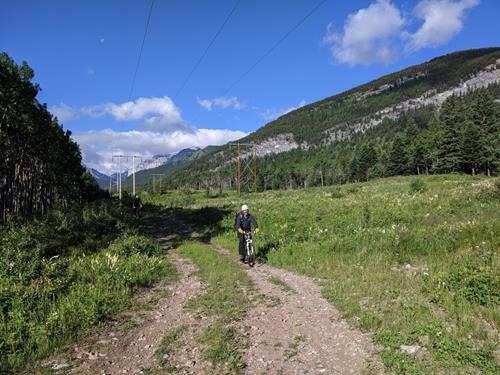 Mountain bike approach (photo {1701 u m})