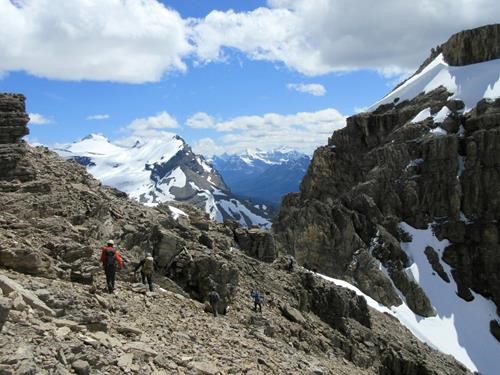 Traversing the ridge back to the col