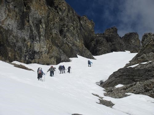 Heading up the chute to the col