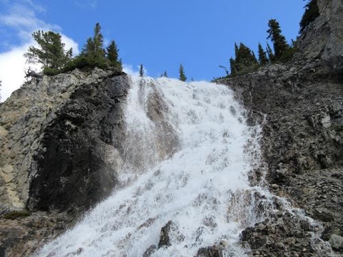 Upper waterfall below the plateau
