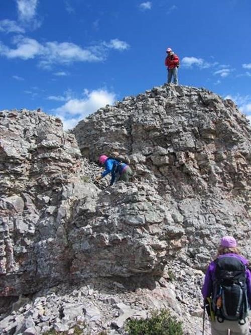 Scrambly downclimb--Tnx to {177 Ro hun}