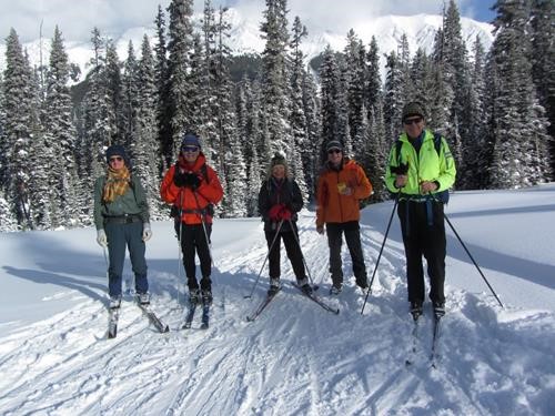{826 John Katay}, {1168 John Gapp}, {206 Barb Mit}, Mystery ex-Rambler, {177 Ron Hunter} at Elk Pass