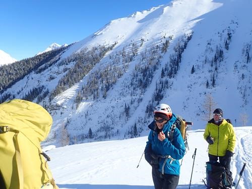 Lunch in the sun, below the col