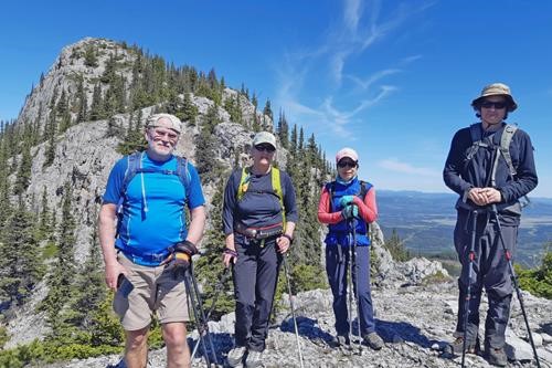 Kris, Cathy, Yoko and Brian a little along the ridge to South Baldy
