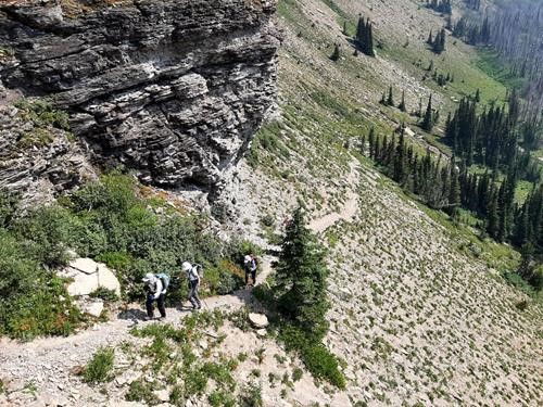 Ramblers on the trail to Avion Ridge.
