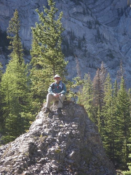 {1900 Lenard Geeraert}Carl enjoying a lookout point and his castle.