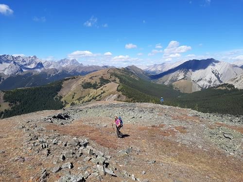 {206 Barb Mit} & Ron on the ridge of East Mist Hill