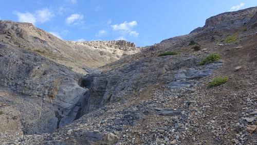 Ascending the gully. Need to be moving right at this point.