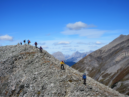 Traversing the ridge towards South Burstall Pass