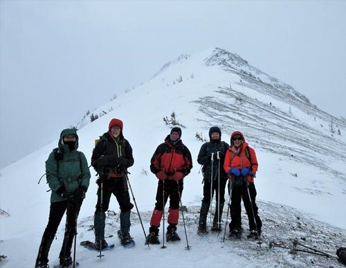 Wind scoured upper ridge from the shoulder
