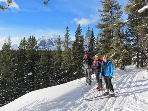 {2178 Elaine Cha}, {944 shir Sem} & {206 Barb Mit} taking in the view along Moraine trail