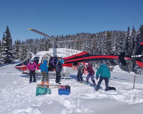 Unloading the Bell 407