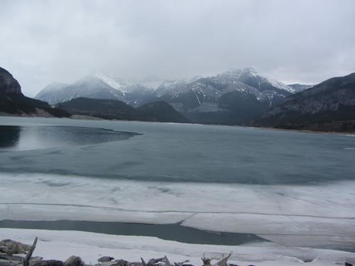Barrier Lake: a contrast photo to the one taken at the start