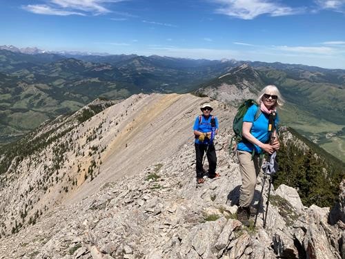 {906 Carl von} and {1566 Jane Cary} on Thunder Mtn ridge