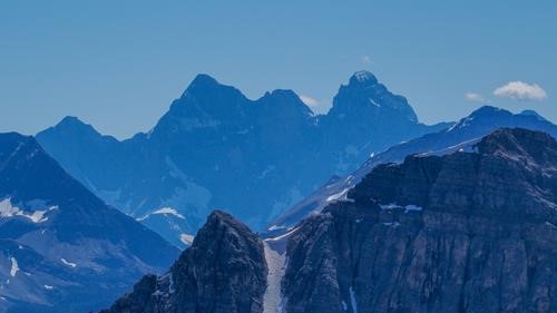  Mount Goodsir.
