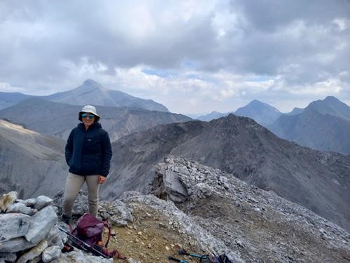 On the higher first summit. Looking east to Bogart and Kidd N and S