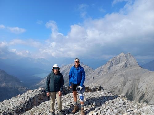Dana and Ingrid on Buller creek peak summit. We were blessed with sunshine during our 50 minutes stay