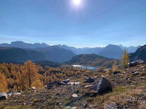 View over Eohippus lake from the Ramparts
