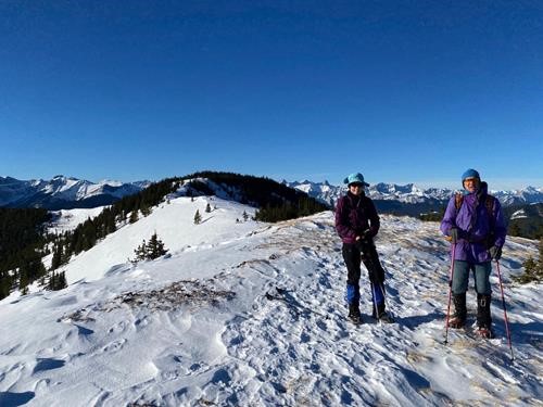 Arriving at the ridge and into the wind