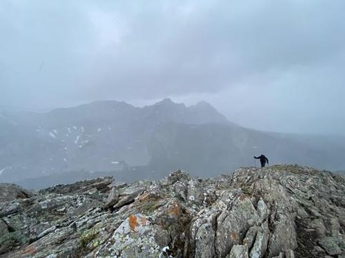 Reaching the ridge 
