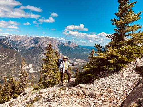 Mel, with Yamnuska in the background