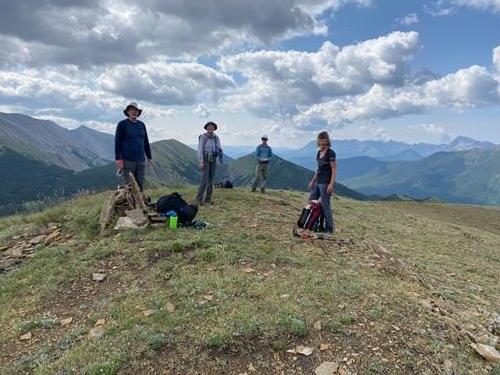 Finally reaching the start of the ridge in just under 2 hours from the cars