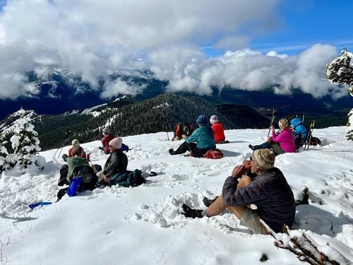 Lunch on the white meadow 
