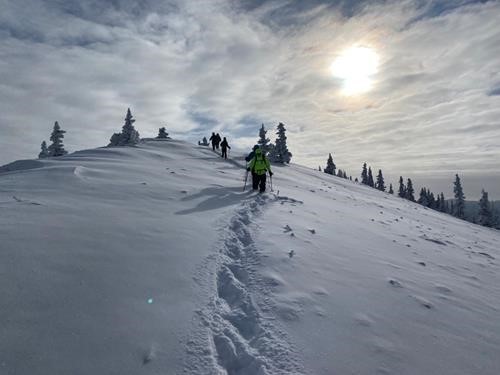 Starting the descent in untracked snow 