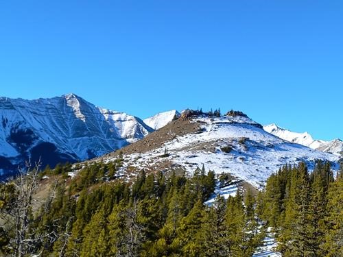 Twin summits of Bluerock knob
