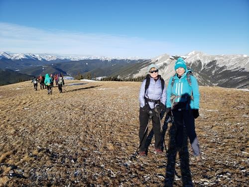 Ramblers descending NW ridge of Prairie Mtn toward West ridge turnoff