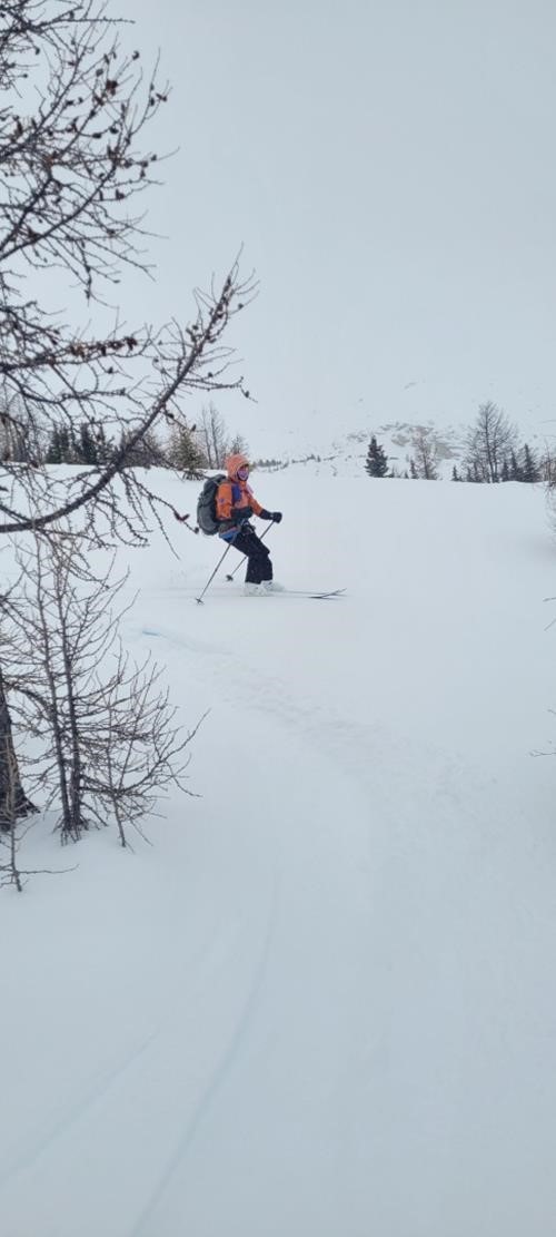 {168 si gal} above Hidden Lake