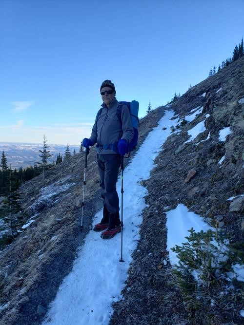 {177 ro hu} on Cox Hill slope below ridge crest -minimal snow cover