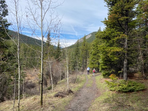 First view of our ridge (above the people)