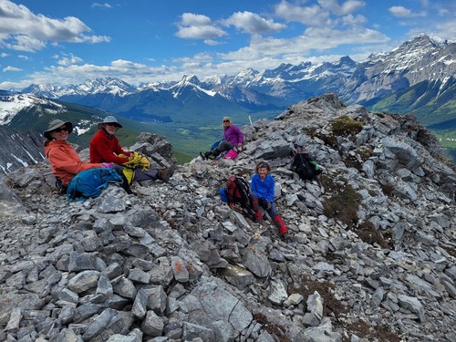Lunch on the summit with spectacular mountain vista 