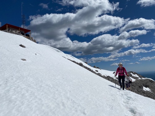 Last steps before the picnic table