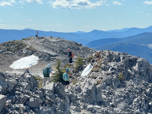 Arriving on the North Summit under beautiful blue skies