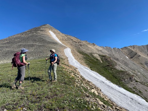 On the shoulder of Armstrong with a severely foreshortened view up